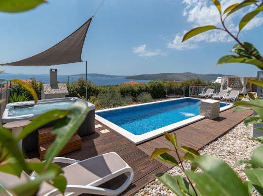 Villa Hedonist Seget Vranjica Bagian luar foto