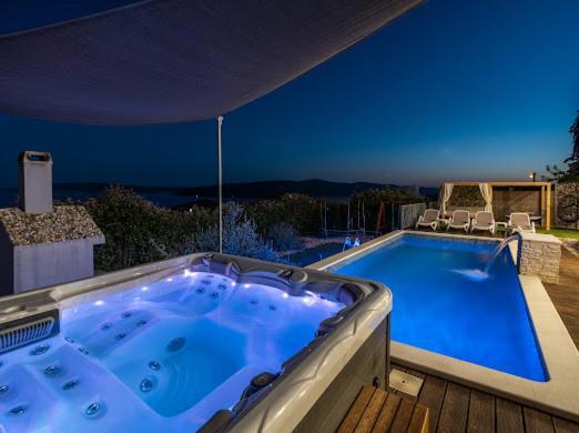 Villa Hedonist Seget Vranjica Bagian luar foto