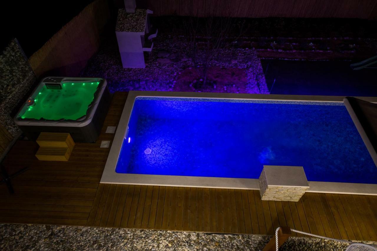 Villa Hedonist Seget Vranjica Bagian luar foto