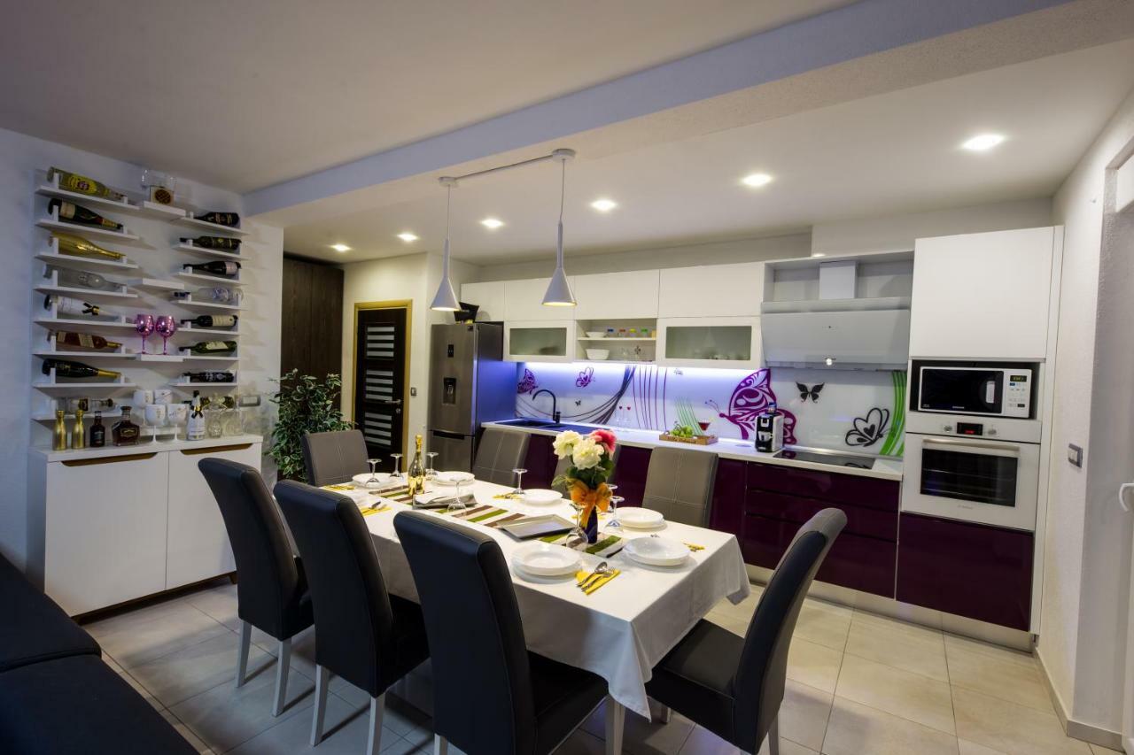 Villa Hedonist Seget Vranjica Bagian luar foto