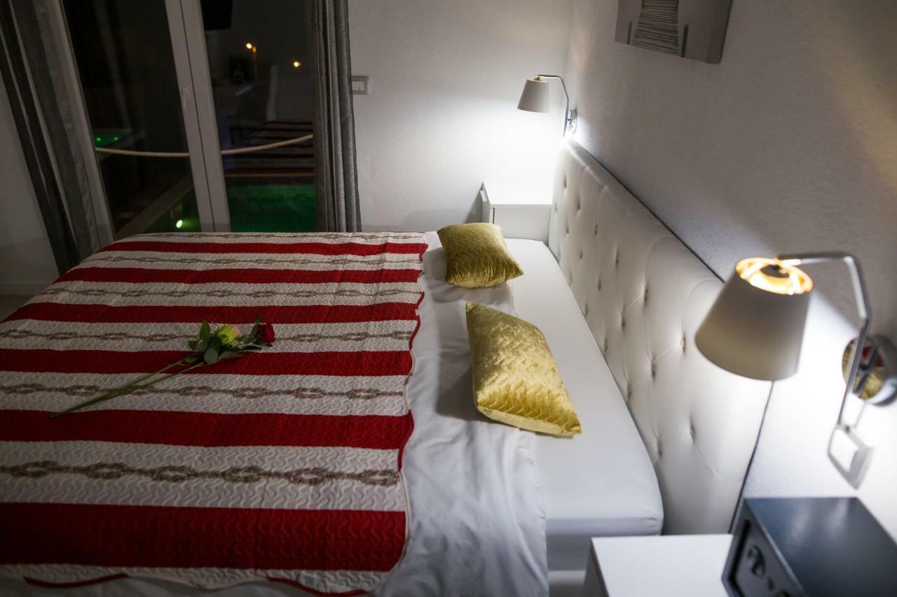 Villa Hedonist Seget Vranjica Bagian luar foto